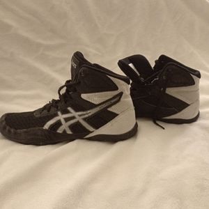 Wrestling shoes (Youth size 4)